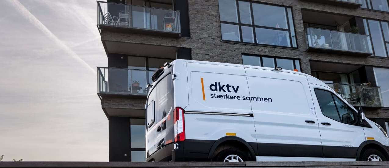 DKTV servicebil ude ved foreningskunde